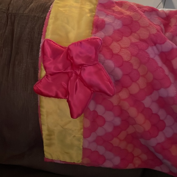 Pink Mermaid Snuggie - Picture 3 of 4